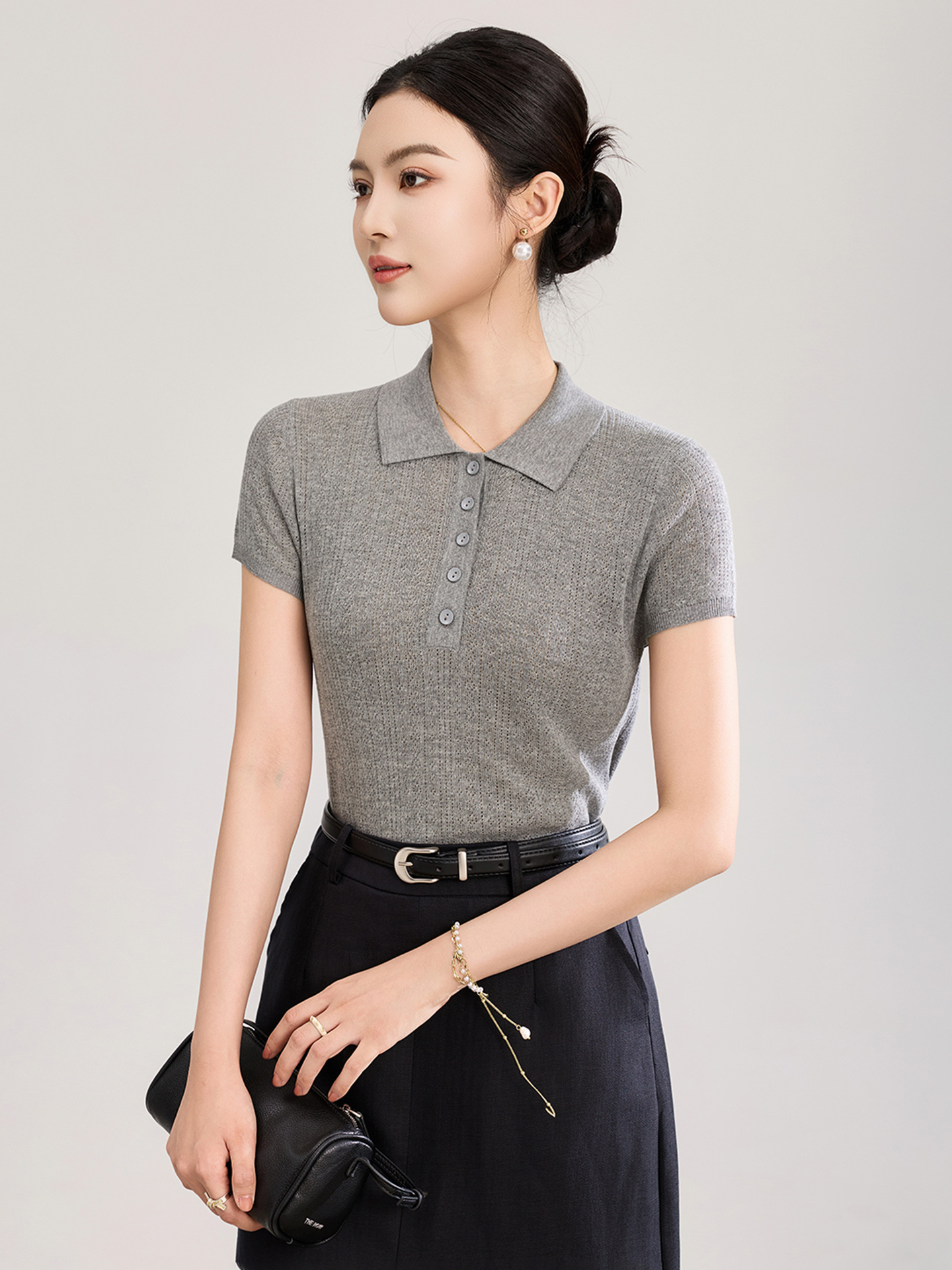 Áo len nữ cổ tròn dệt kim sợi lanh phối lỗ đi làm — màu xanh navy