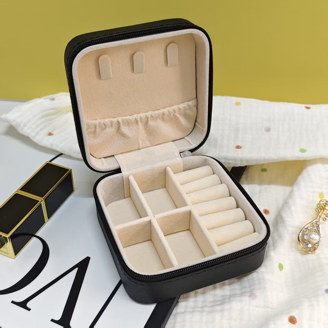 Caixa de joyería de cuero portátil para viajar caja de almacenamiento anillo collar de brazalete bolsa de joyería a prueba de polvo