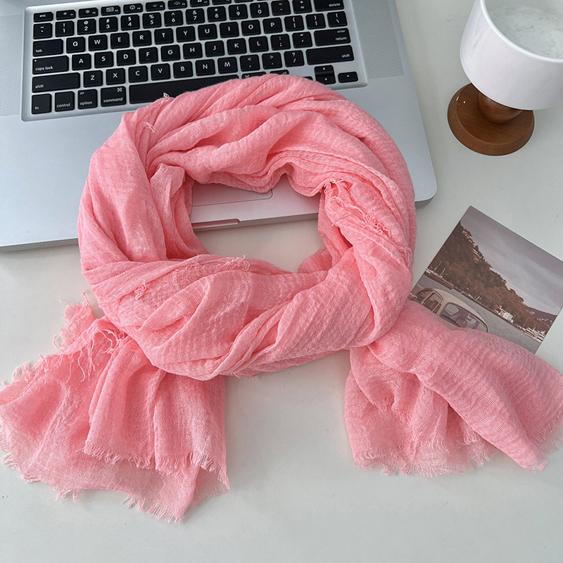 Otoño y invierno bufandas mujeres 2025 nuevo estilo largo de color sólido de alta calidad cuello bufandas cálidas bufandas al por mayor