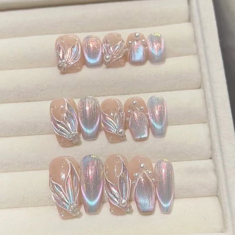 [Fantasy Mermaid] Hand-worn Mermaid Bubble Stereo Pearl French Cat's Eye Advanced White Manicure