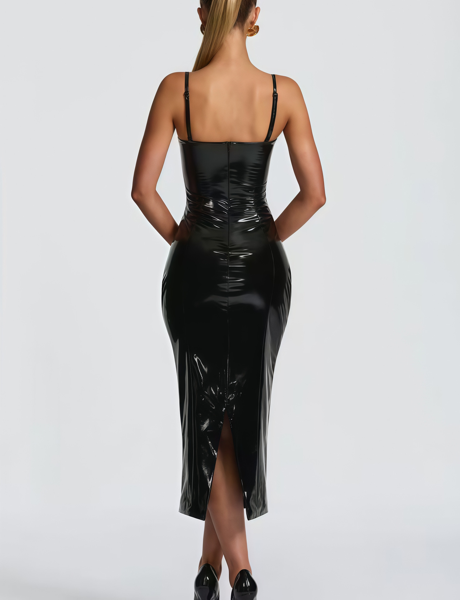 Abito da donna in similpelle con bretelle – Abito midi con spacco sulla schiena e spalline staccabili_voghion.com