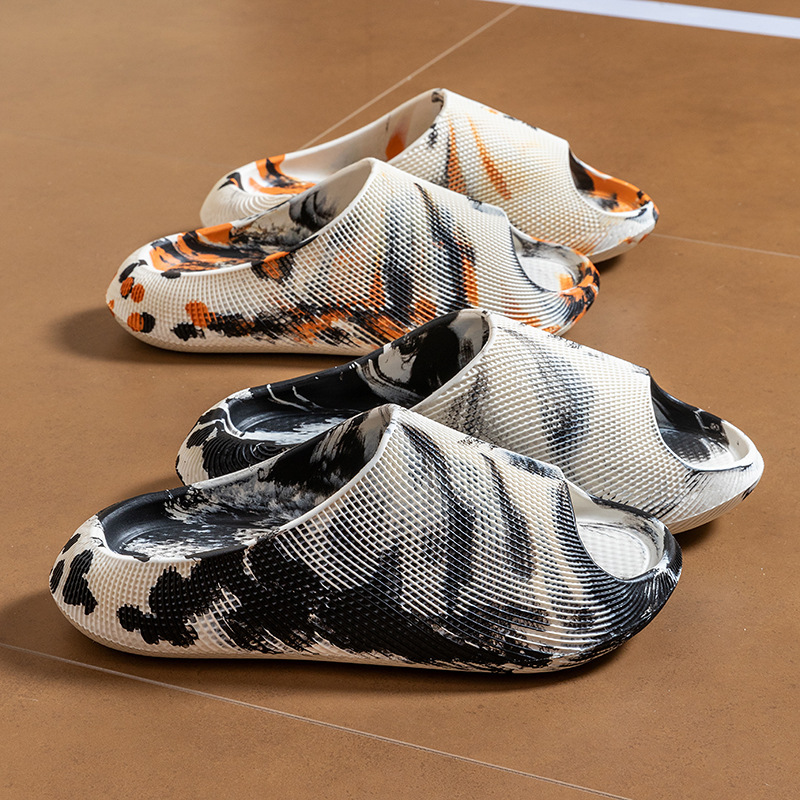 Camouflage Coconut Slippers with a Stepping-On-Feces Feel, Men's Summer New Outdoor Non-Slip Thick-Soled Couple's Home Indoor Sandals Camouflage Coconut Slippers with a Stepping-On-Feces Feel, Men's Summer New Outdoor Non-Slip Thick-Soled Couple's Home Indoor Sandals
