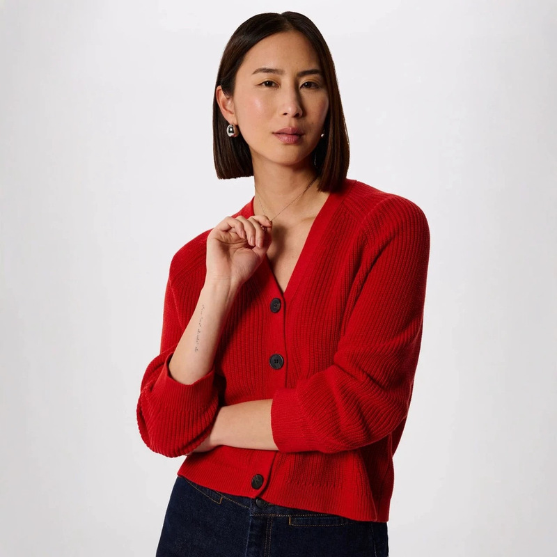 Cross-border European and American women's autumn and winter loose-fit solid-color knitted sweater, a stylish and elegant cardigan for work or casual wear