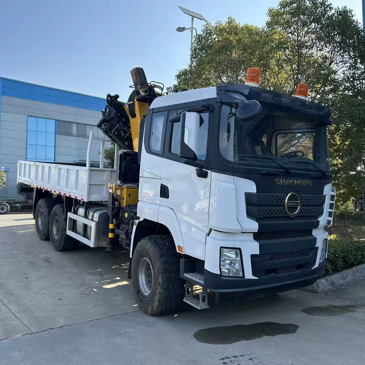出口国三陕汽SHACMOTO6x4后双桥12吨折臂随车吊起重机厂家直供