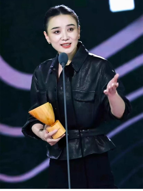 Song Jiaと同じスタイルのHainingレザージャケットレディースショートファッションレザージャケットオートバイ2025春の新スタイル|undefined