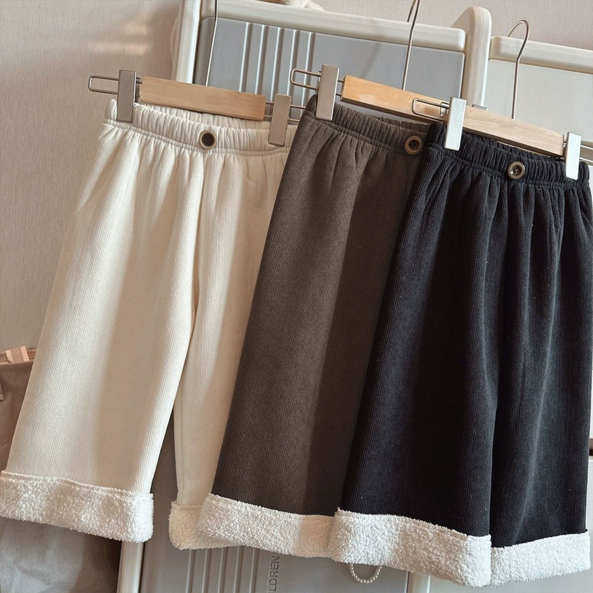 Для девочек плюшевые толстые брюки детские теплые повседневные брюки иностранные детские 2024 осень и зима новые свободные широкие брюки