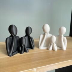 3dは一家三人の装飾を印刷して、暖かい三人組の彫像-客間、本棚、酒箱、装飾