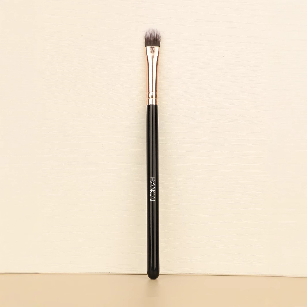 New Single Tongue-Shaped Concealer Brush, Lipstick Brush, Lip Hair Brush, Dust Nail Brush, Beauty Tools in Stock Wholesale