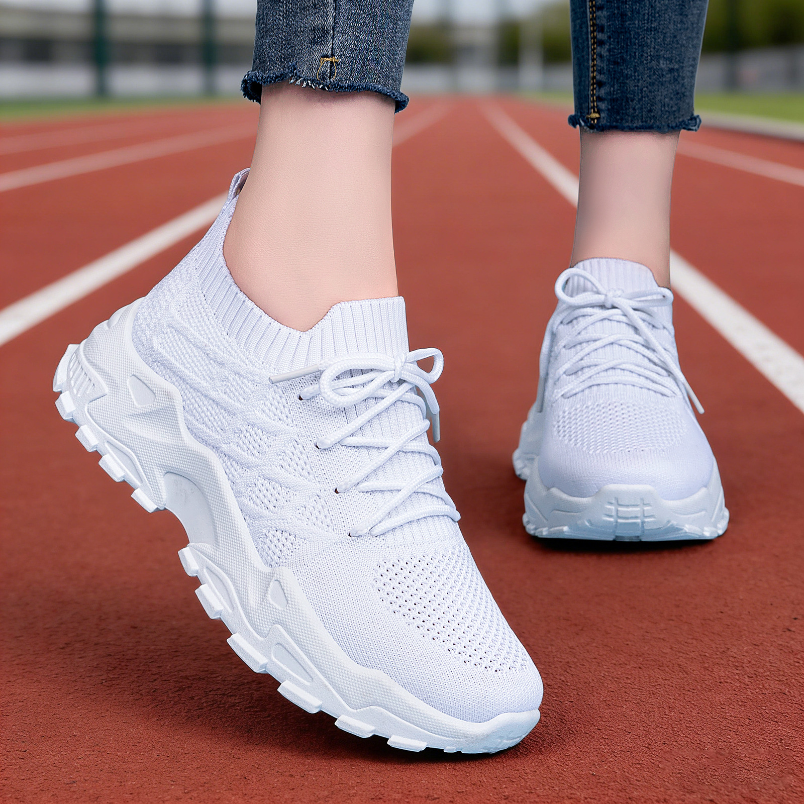 Zapatos de mujer zapatos de primavera de tamaño grande zapatos casuales de tela de vuelo con suela suave aumentando la altura de los zapatos de papá zapatos de deporte transpirables no olor zapatos individuales