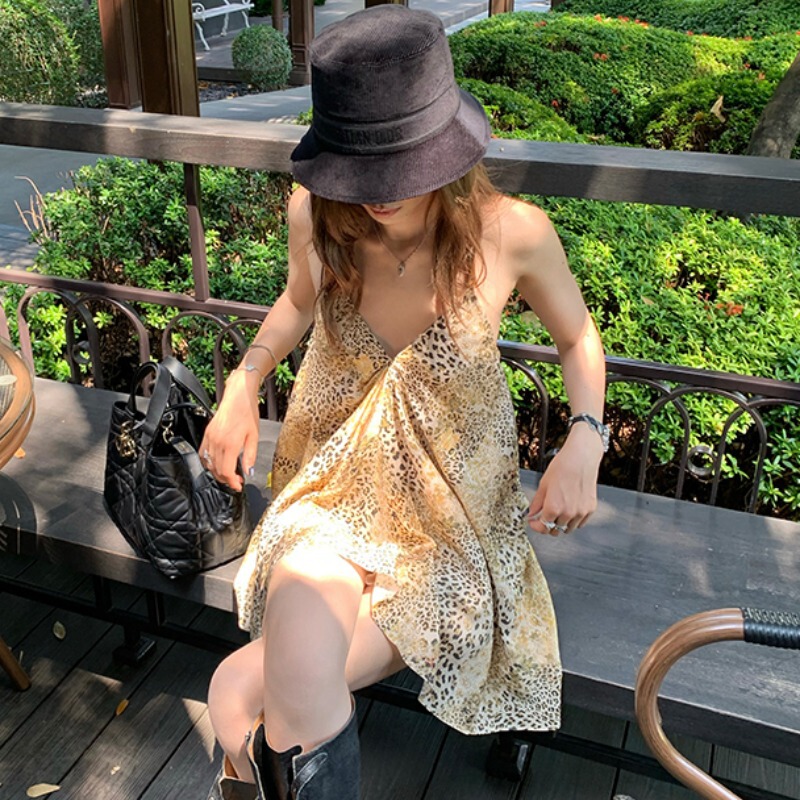 Irregular Leopard Print Beaded Halter Top 2023 Summer New Chiffon V Neck Top Sexy