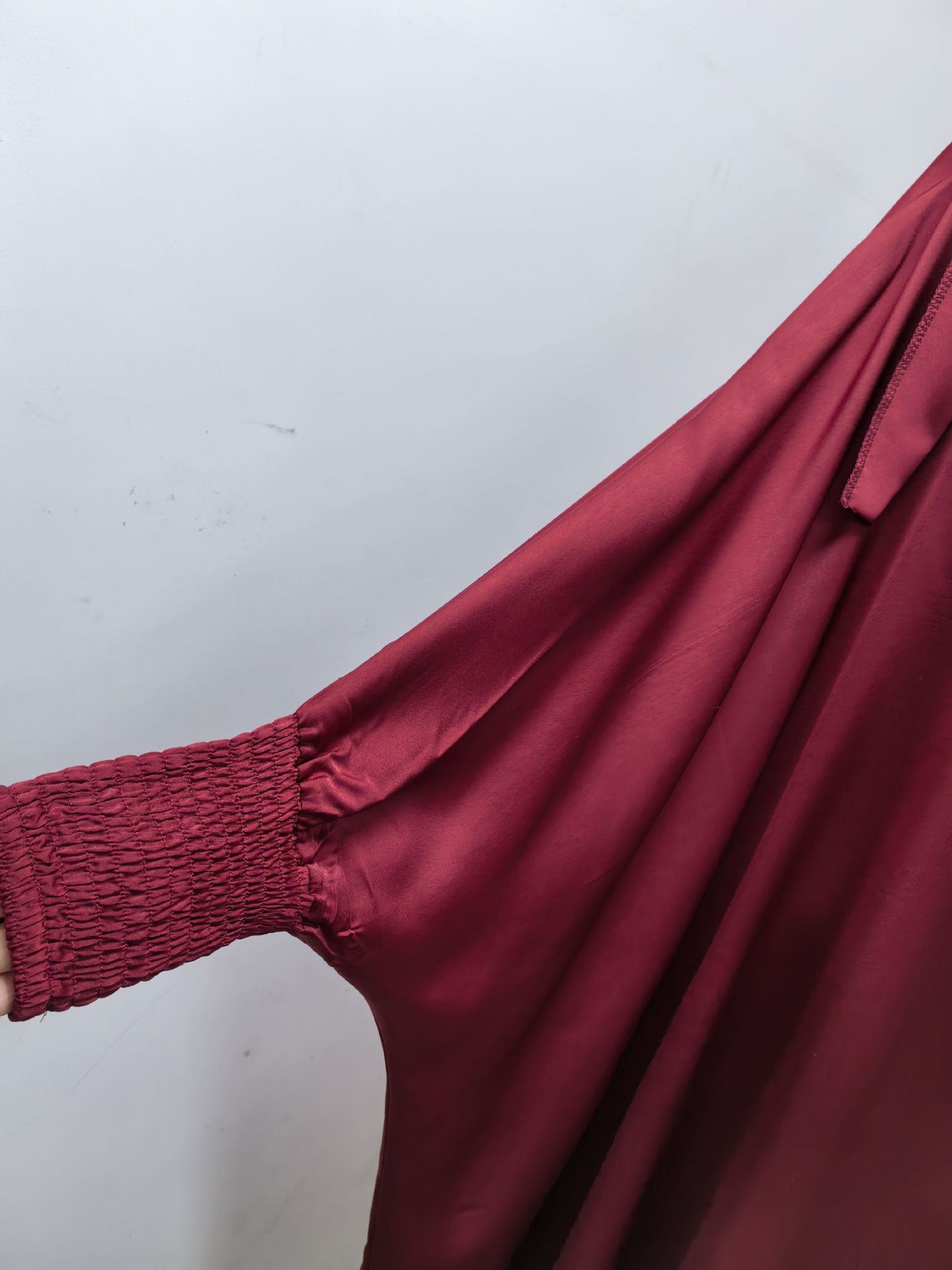 Abaya longa com capuz para mulher e criança moda modesta_voghion.com