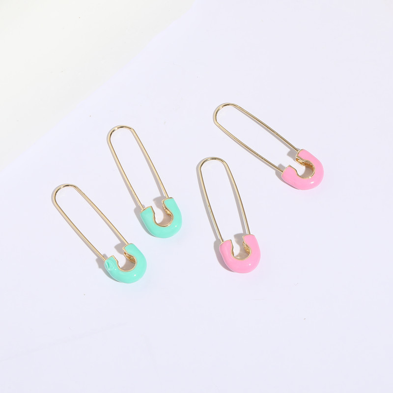 Simple Style Paper Clip Copper Earrings Enamel Gold Plated Copper Earrings display picture 1