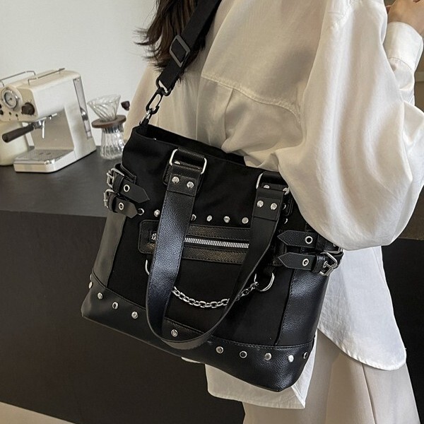 2026 Women's High-End Niche Tote Bag, Fashionable Studded Shoulder Bag for Hot Girls