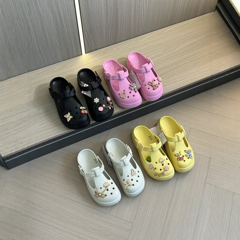Women's Clogs with Thick Soles, Height-Increasing, Non-Slip, Soft-Soled Beach Shoes, Summer Closed-Toe Sandals, Comfortable for Outdoor Wear