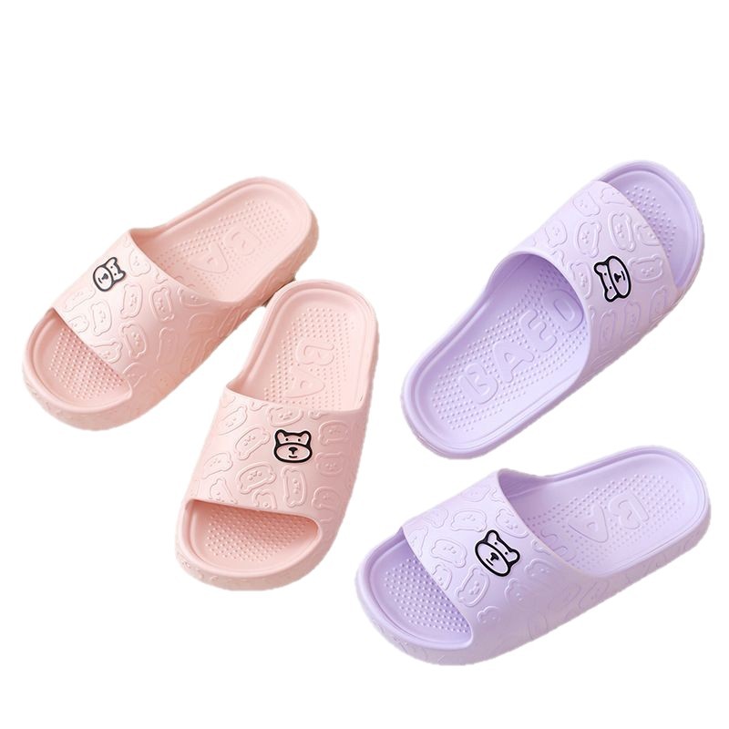 Zapatillas frías de verano para mujeres pequeñas pantallas de oso domésticas con suela suave, zapatillas antideslizantes para hombres