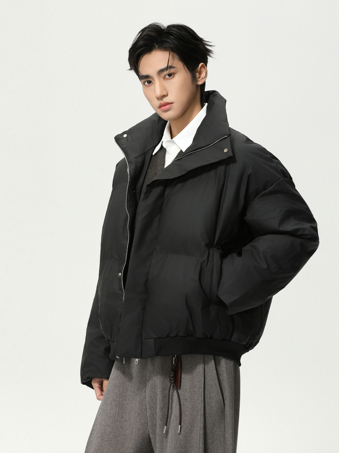 MTLCLOTHES Hombres| Calentamiento corto de cuello vertical ropa de pan de color sólido suelta piel PU moda versátil ropa de algodón