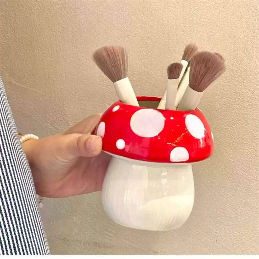 Кросс-борд Nordic Ins Creative Body Art Modeling Office Supplies Desktop Multifunction Storage Pen Bottle Makeup Cosmetic Column
