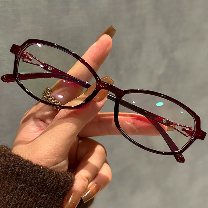 New Elegant Reading Glasses with Blue Light Protection That Make You Look Younger, Ultra-Lightweight Small Square Frame Reading Glasses for Middle-Aged and Elderly People