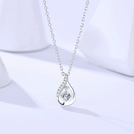 项链;耳钉;戒指