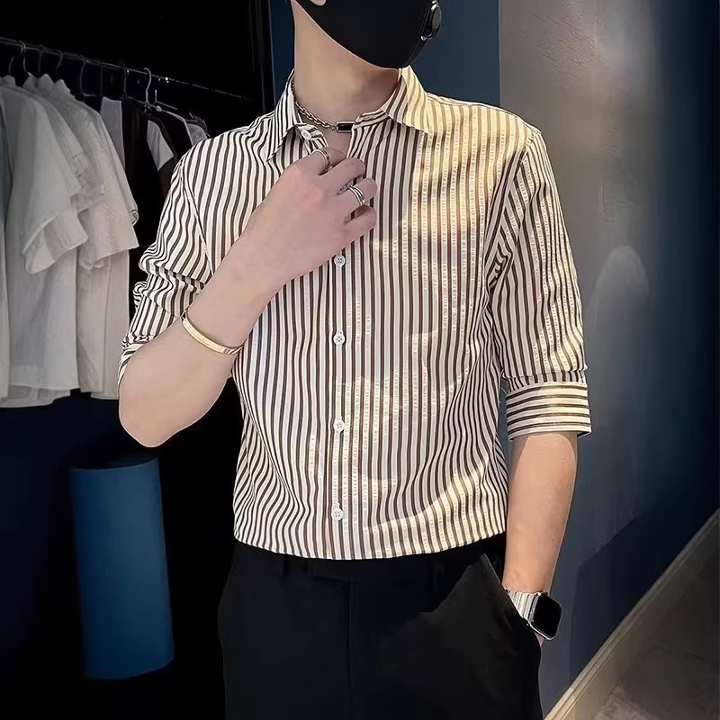 Summer Korean Style Versatile Vertical Striped Three-Quarter Sleeve Shirt for Men, Slim Fit Casual Youth Mid-Sleeve Non-Iron Shirt