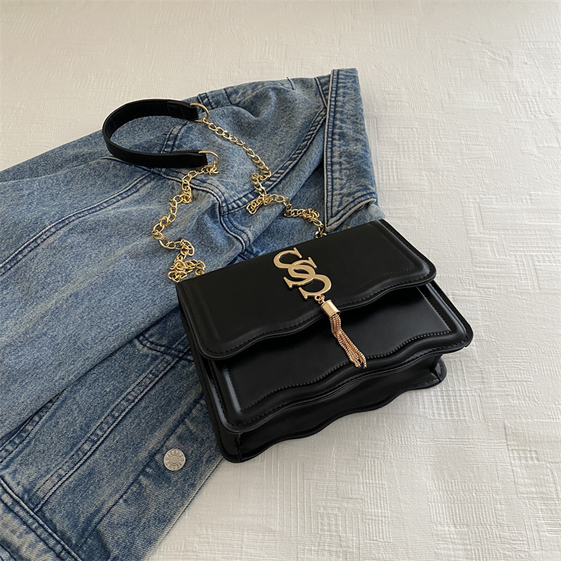 Nuevo alfabeto hardware tendencia de moda simple ocio 2024 verano retro ocio cadena mochila de hombro mujer