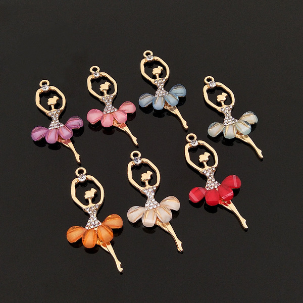 Dancing pendant