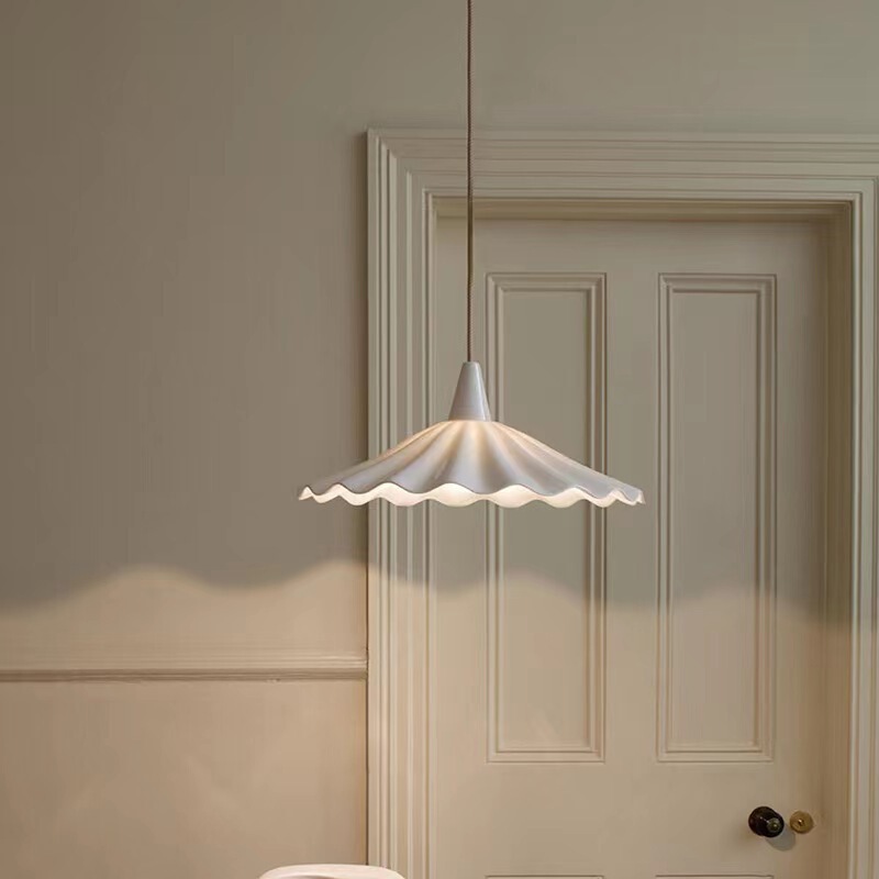 Ceramic Vintage Pendant Light in Nordic Style for Bedside, Guesthouse, Hallway, Restaurant, French Pleated Light Luxury Lotus Leaf Small Ruffle Edge