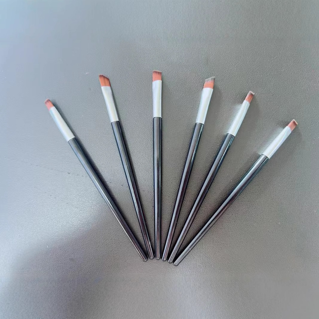 Eyebrow Brush, Lip Brush, Portable Lip Brush, Makeup Brush, Single Eyebrow Brush, Smudged Eye Shadow Brush, Lip Brush, Black Plastic Rod Makeup