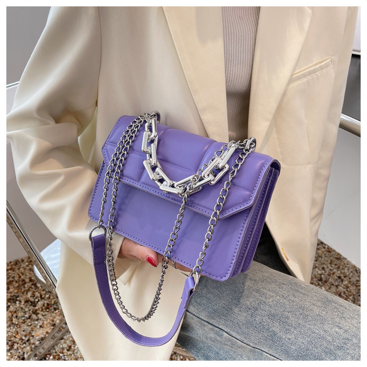 2022 New Fashion Solid Color Shoulder  Diamond Small Square Bag display picture 4