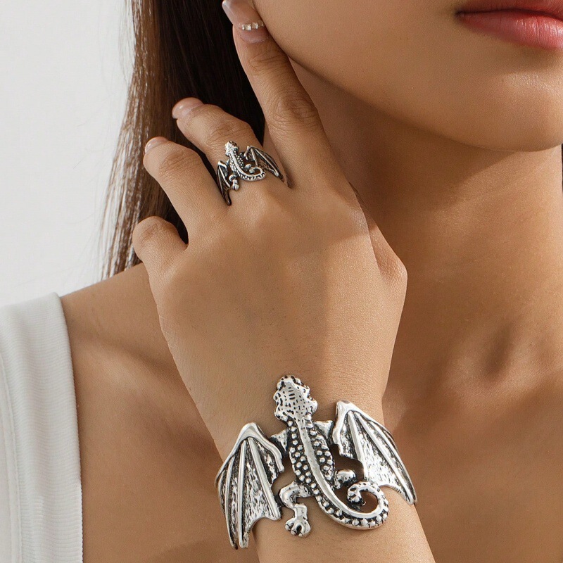 1 Set of Cross-Border Hot-Selling Personalized Punk-Style Dragon Bracelet and Ring, Ins-Style European and American Rings, Qingdao Jewelry