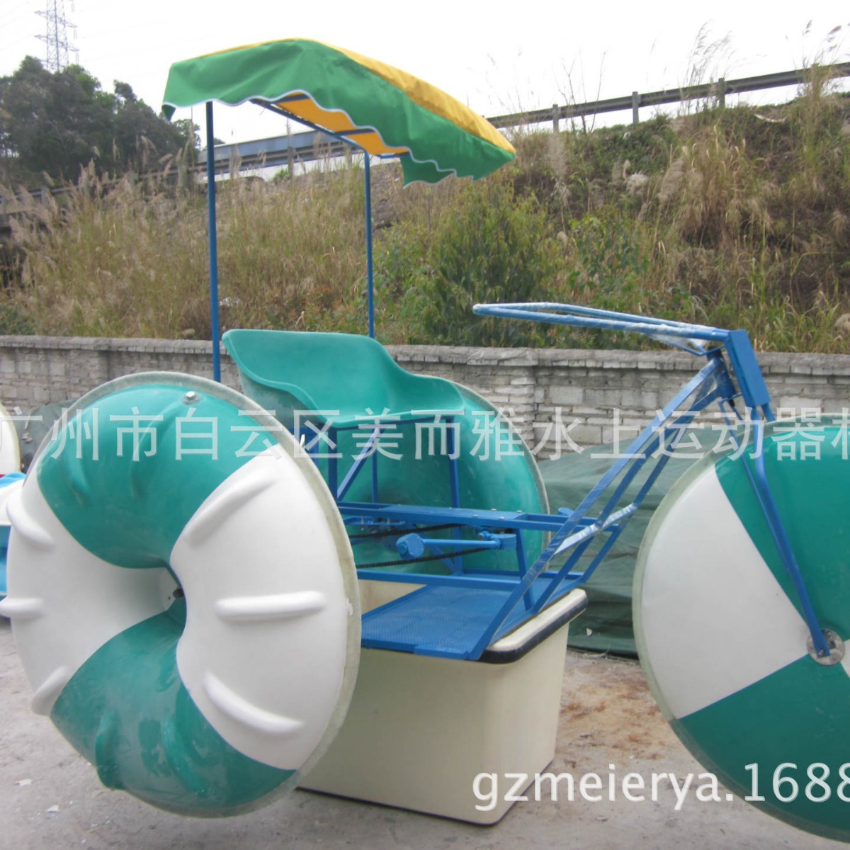 厂家直销加厚玻璃钢水上三轮车景区公园水上自行车脚踏车质保两年|ru