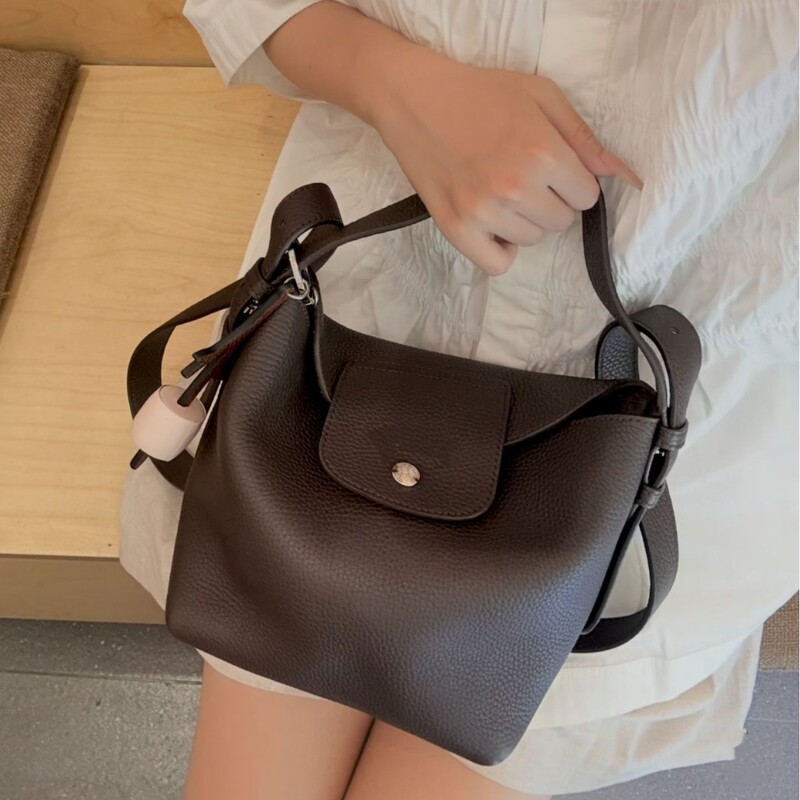 High-quality French-style Longchamp hobo bag, large-capacity cowhide bucket bag for commuting, fashionable genuine leather handbag and crossbody bag for women High-quality French-style Longchamp hobo bag, large-capacity cowhide bucket bag for commuting, fashionable genuine leather handbag and crossbody bag for women