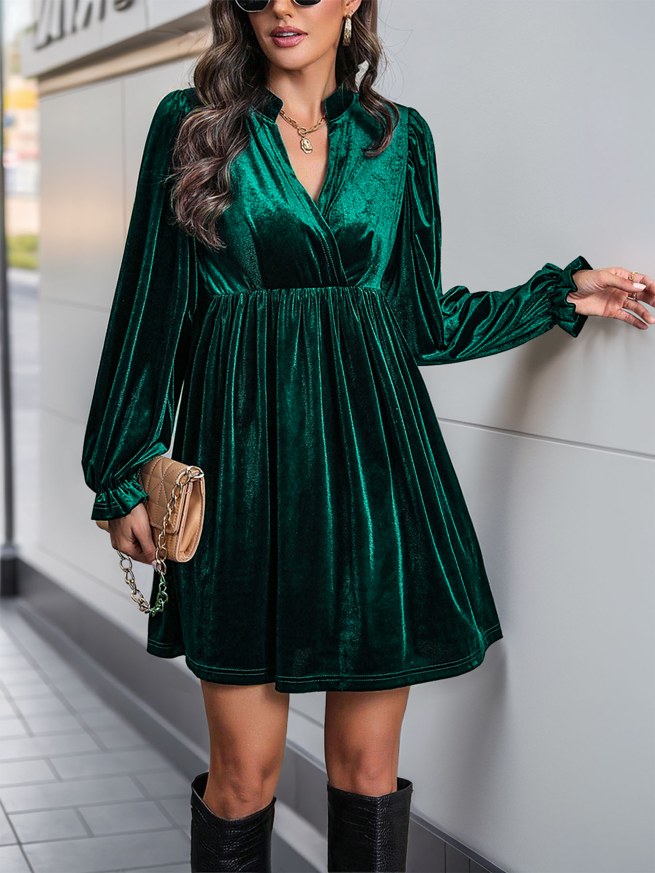Vestido feminino de veludo em linha A – Vestido elegante retrô com manga curta e decote em V (mangas lanterna esvoaçantes, cintura alta, tecido de veludo macio)_voghion.com