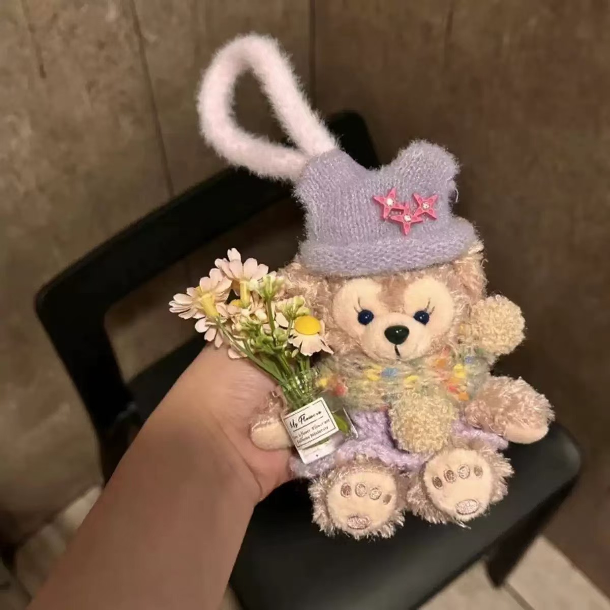 장미가 달린 보라색 스커트