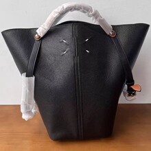 margiela�R����mm6��Ƥ�������μ�б�������ˮͰ�����ذ��ٴ�