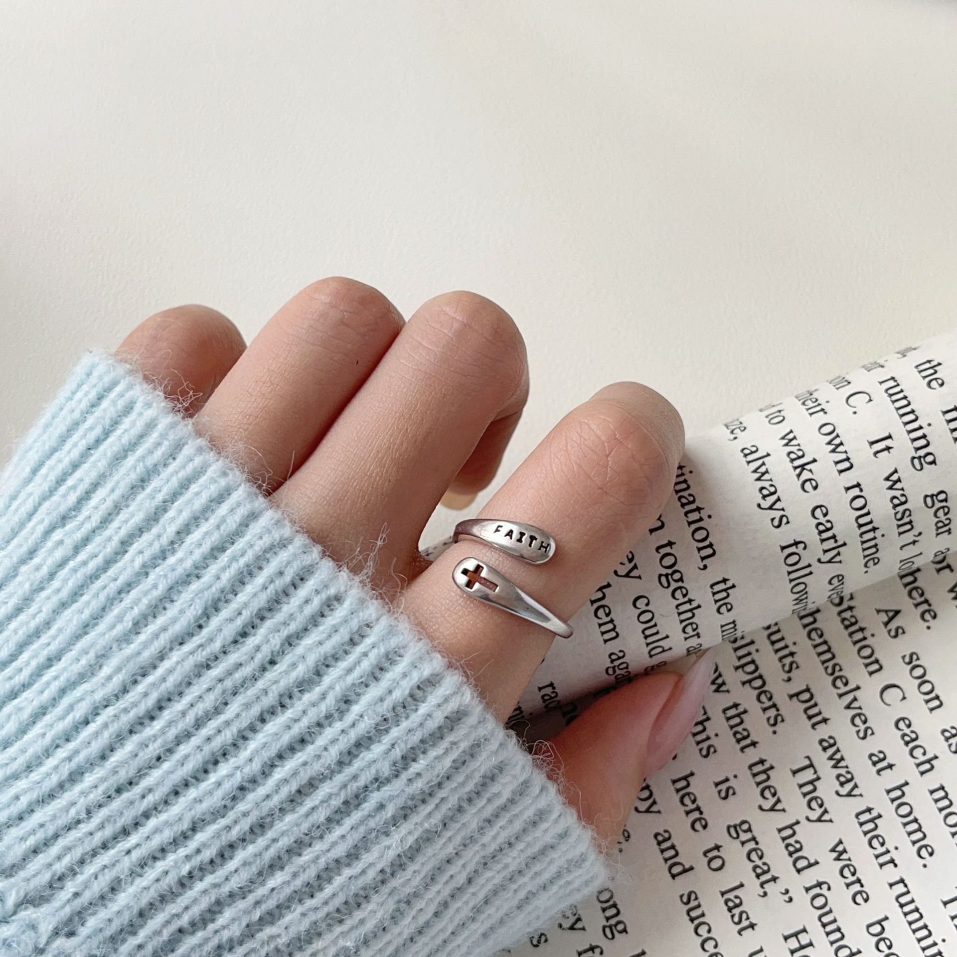 Geometric Retro Cross Ring High-end Hollow Designer Finger Ring_voghion.com
