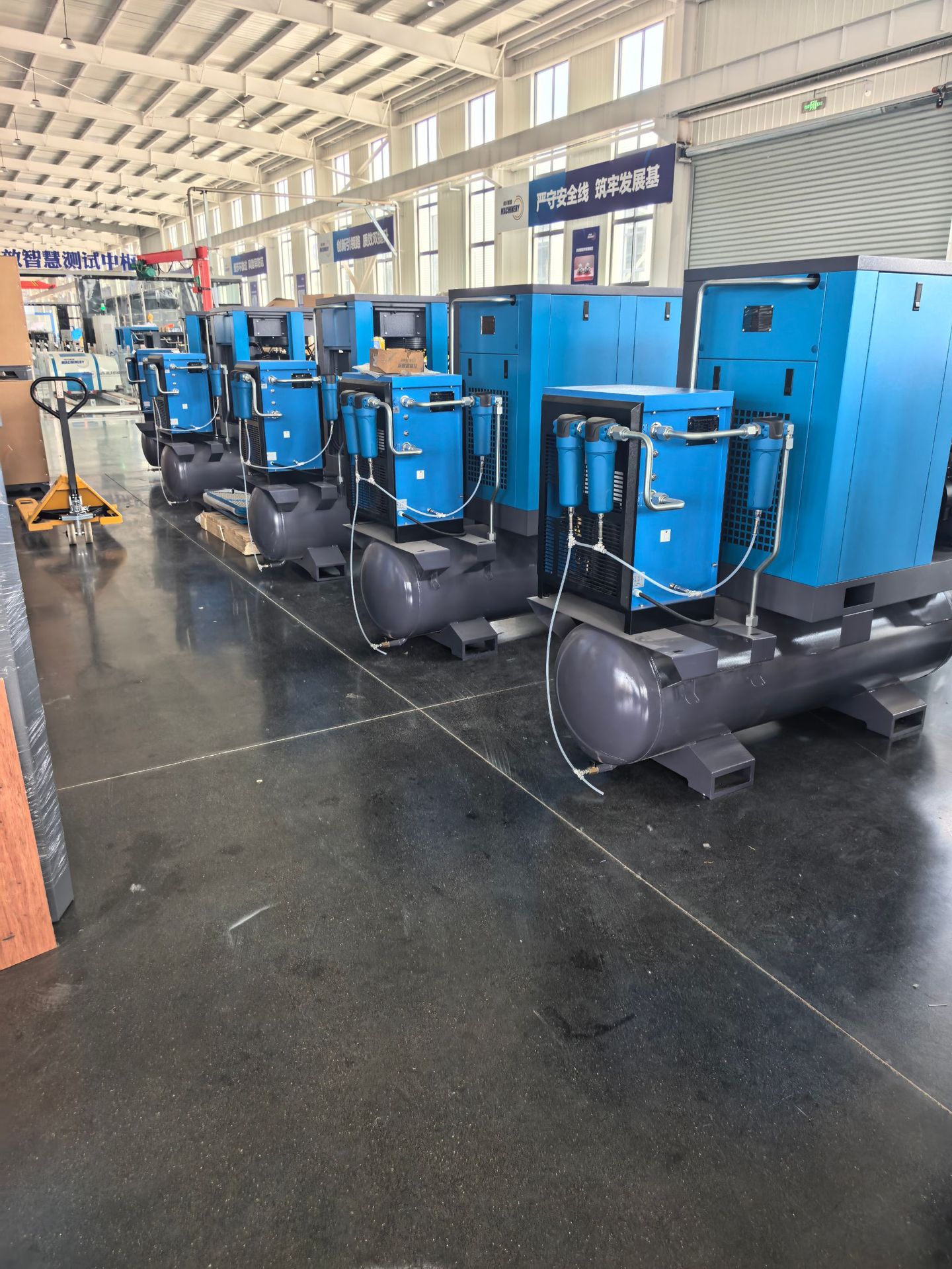 7.5kW 10HP Permanent Magnet Variable Frequency Four-in-One Integrated Screw Air Compressor Air-cooled 8bar 10bar