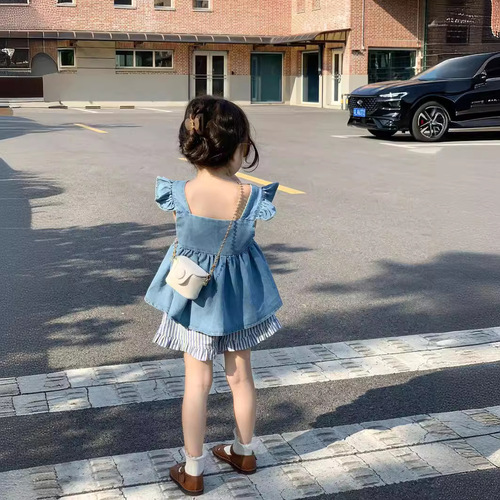 Children's denim vest with stylish short sleeves and belt top, set with vertical striped shorts for girls - 2024 summer collection, Korea.