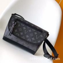 直供跨境m lv男包女包真皮邮差包链条包盒子包三合一黑武士枕头包