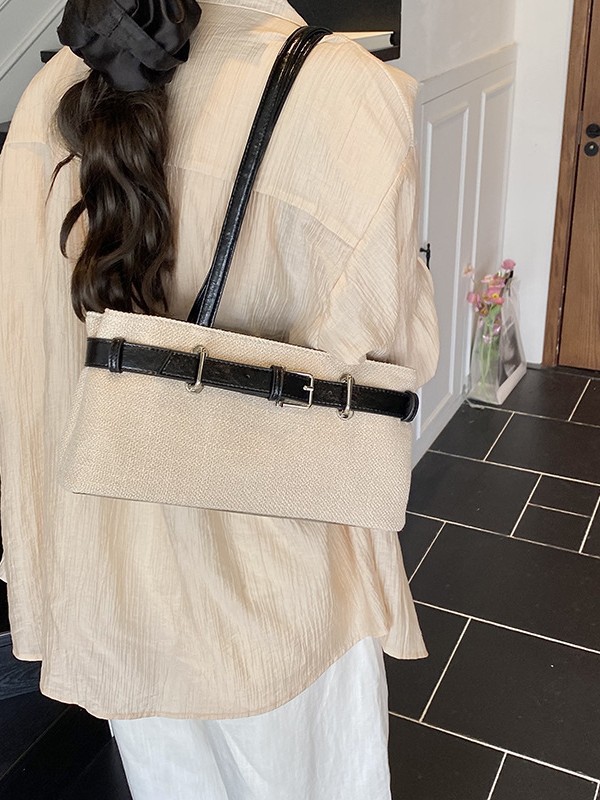 Bolso de mano de diseño de nicho para mujer 2025 verano nueva costura de moda bolso de hombro de color de contraste bolso de viaje coreano