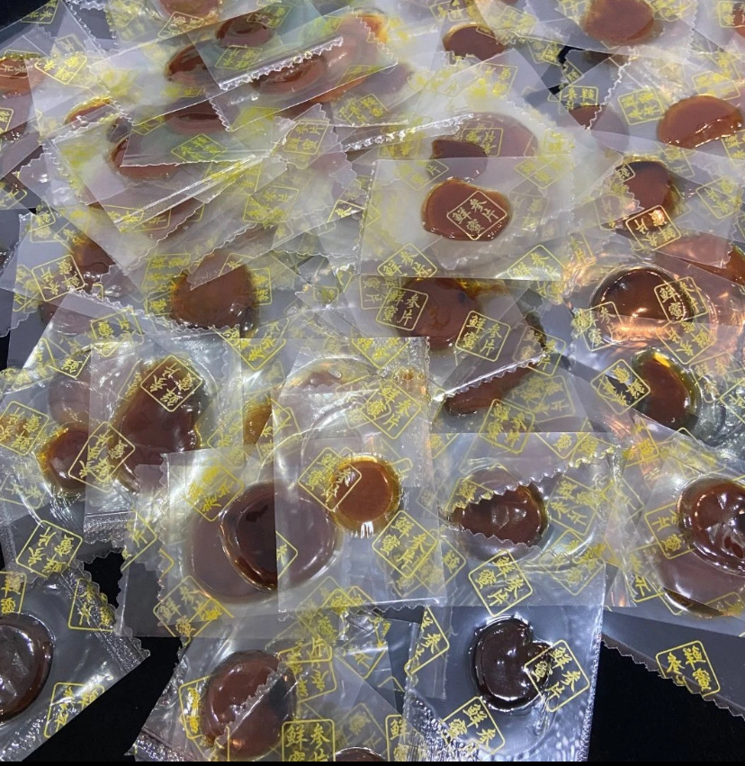 Ginseng Honey Slices Dried Ren Shen Slices Traditional Herbal Wellness Snack 500g in use