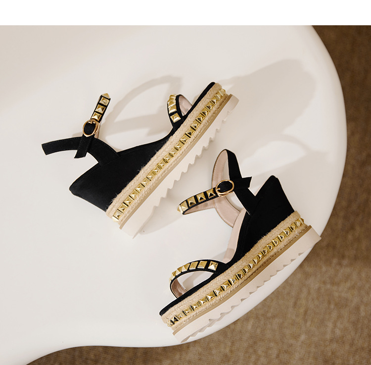 Sandal cao gót nữ đế xuồng đan rơm, mũi vuông hở ngón, quai ngang đinh tán — màu đen, màu kaki chi tiết 15