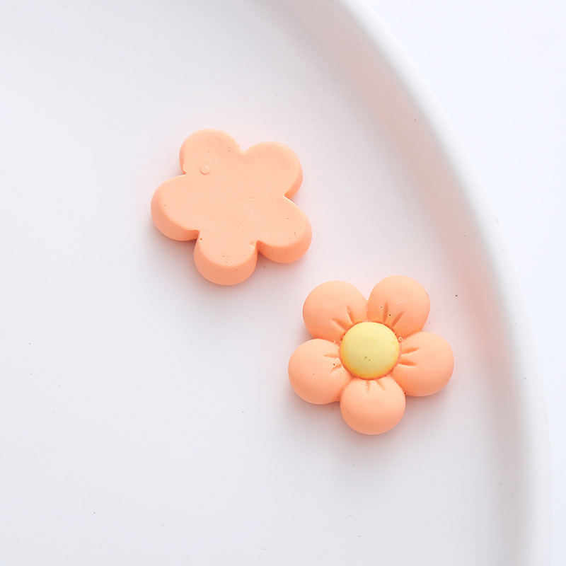 Macaron color cinco-pétalo flor resina accesorios diy crema pegamento teléfono caso zapatos bolsa de papelería materiales decorativos al por mayor