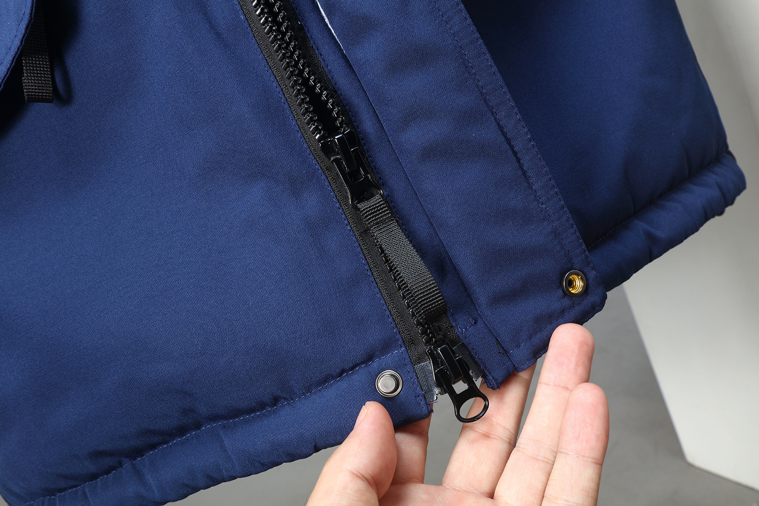 Hot selling winter clothing men's workwear new year trendy brand thick casual medium long cotton jacket_voghion.com