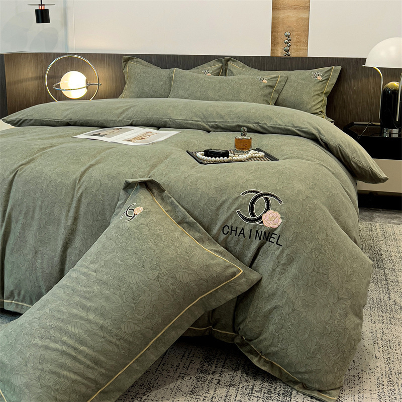 2024 new autumn and winter thick sanding embroidery four-piece set