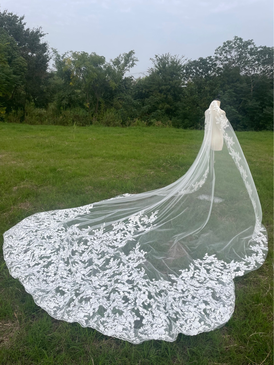 新娘结婚主婚纱头纱新款重工轻奢长款头纱蕾丝超长大拖尾头纱-阿里巴巴