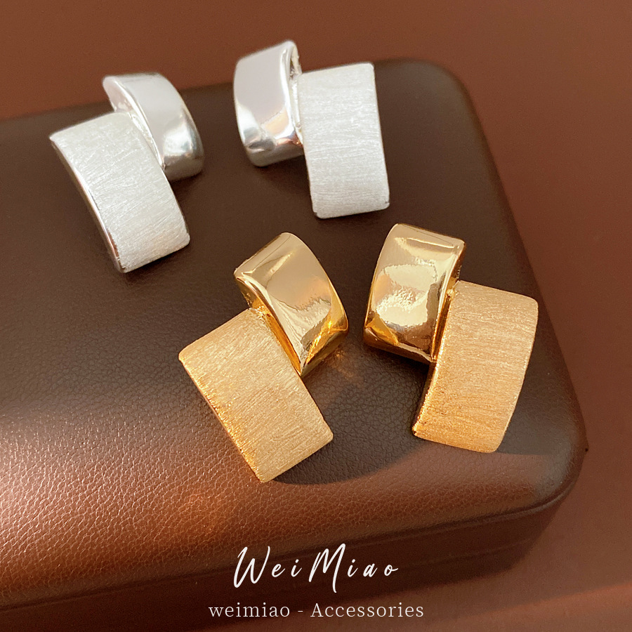18k oro real galvanizado aguja de plata dibujada geometría pernos personalidad simple pendientes de viento frío ligero lujo alta sensación de auriculares