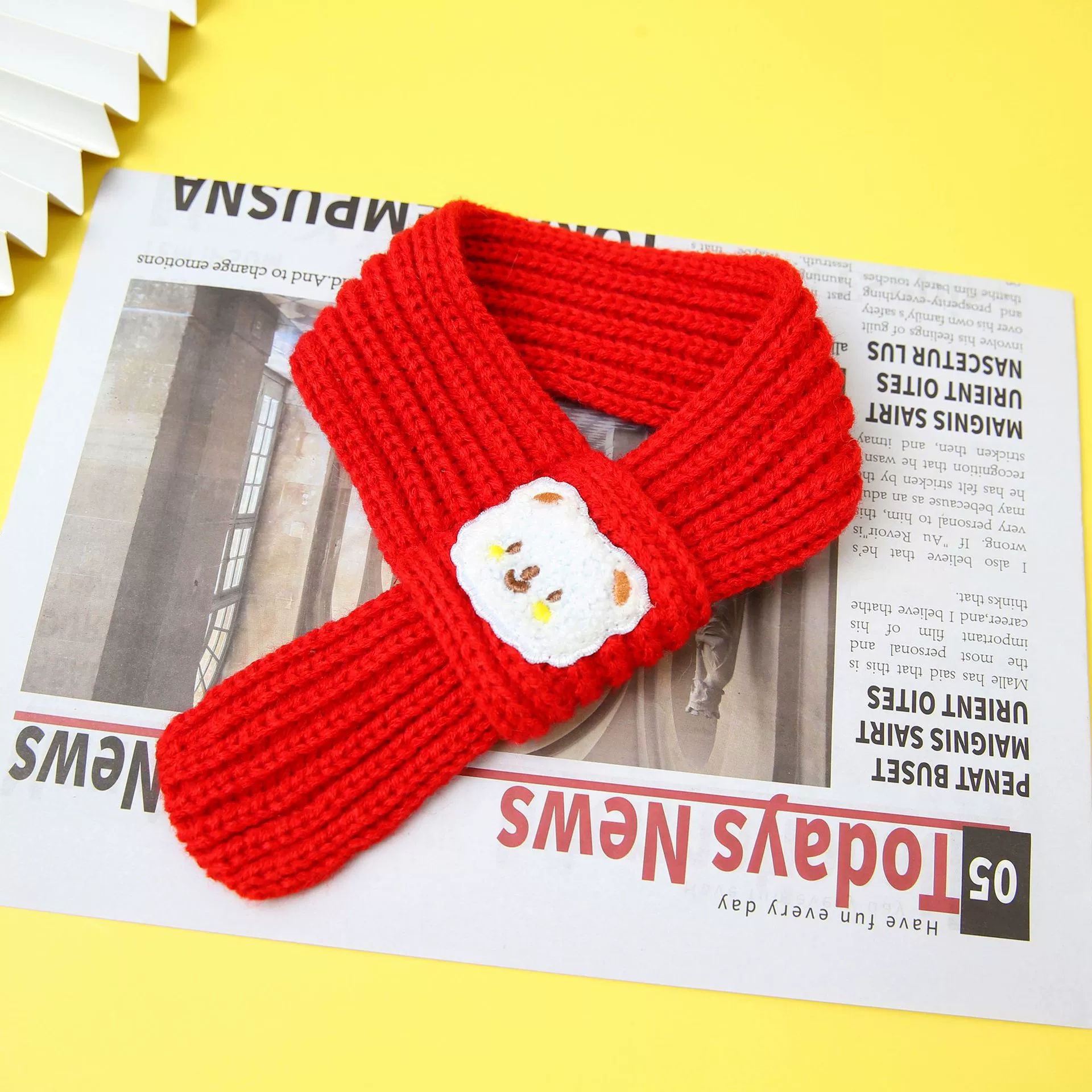 Красный праздничный шерстяной шарф для домашних животных празднует китайский Новый год