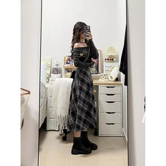 藏青色格子裙女春秋冬2025新款高腰显瘦a字中长款小个子气质伞裙