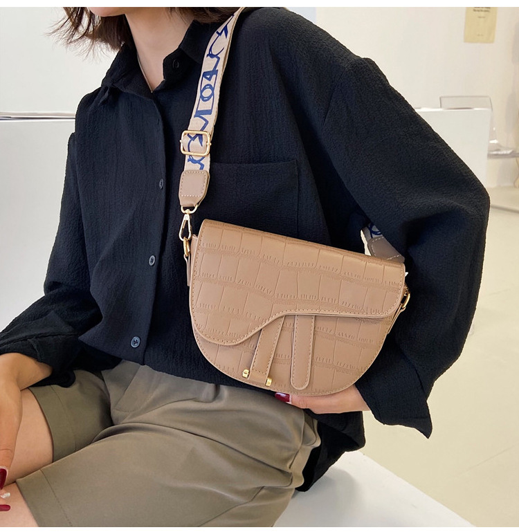 Street 2024 New Crocodile Saddle Shell One Shoulder Oblique Straddle Small Women's Bag Irregular_voghion.com
